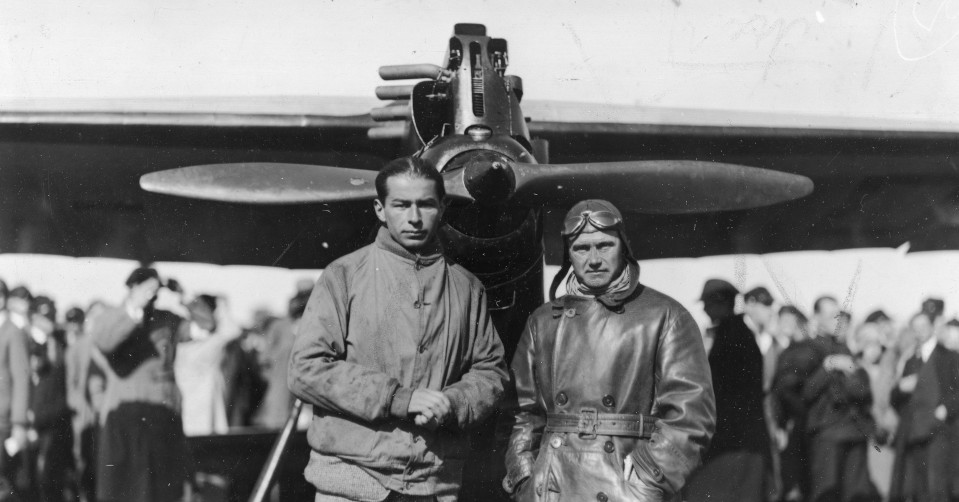 Dzień Lotnika - Franciszek Żwirko i Stanisław Wigura. W tle samolot RWD-4